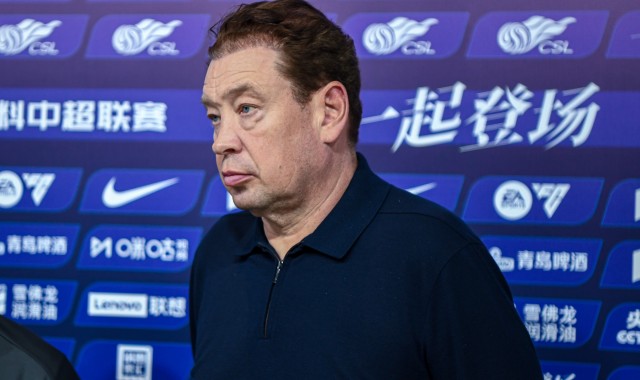 斯卢茨基:刚开始不适应对手的高位逼抢;路易斯将错过下轮比赛
