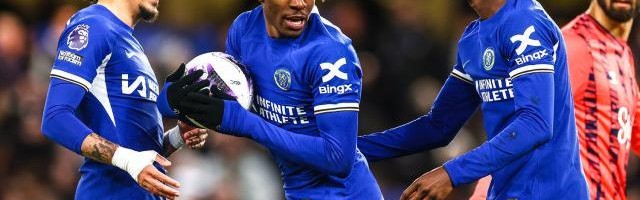 华体会app下载-蓝军众将哄抢点球，波切蒂诺怒了：可耻，再犯就滚！