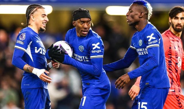 华体会app下载-蓝军众将哄抢点球，波切蒂诺怒了：可耻，再犯就滚！